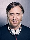 https://upload.wikimedia.org/wikipedia/commons/thumb/3/33/David_Guetta_2013-04-12_001.jpg/100px-David_Guetta_2013-04-12_001.jpg